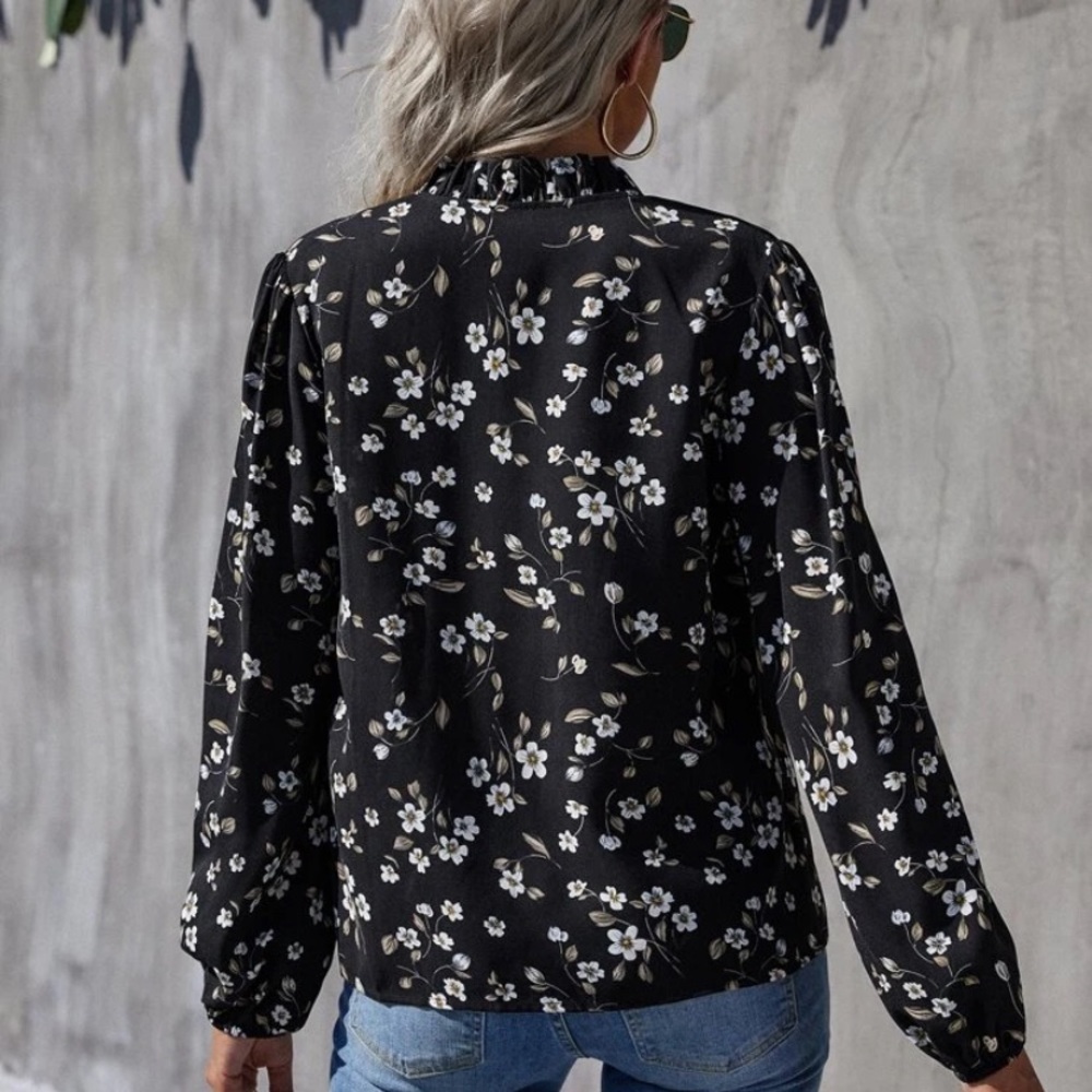 ✨Host Pick✨Shein blouse - Picture 2 of 5